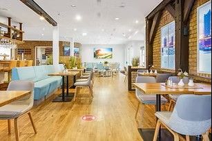 Innen- und Außenansichten