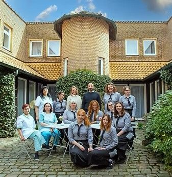 Innen- und Außenansichten